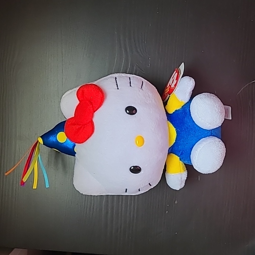 Hello kitty plushie